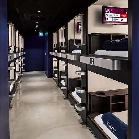 Kepler Club Sabiha Goekcen Airport - International Transit Area فندق-كبسولة
